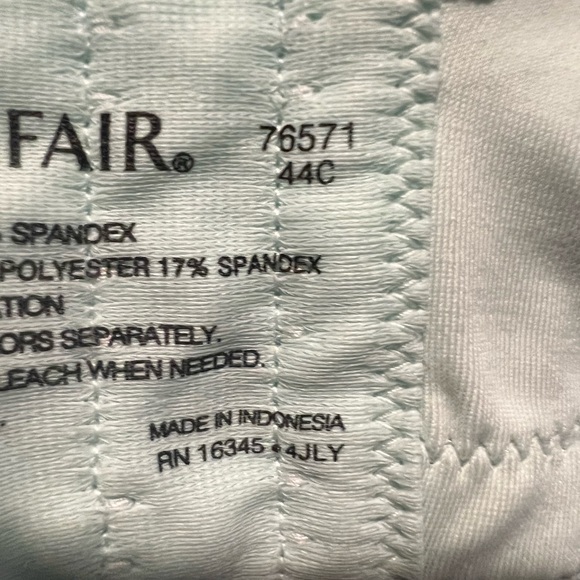 44 Vanity Fair Mint green bra.  Like new excellent condition. - Picture 5 of 5